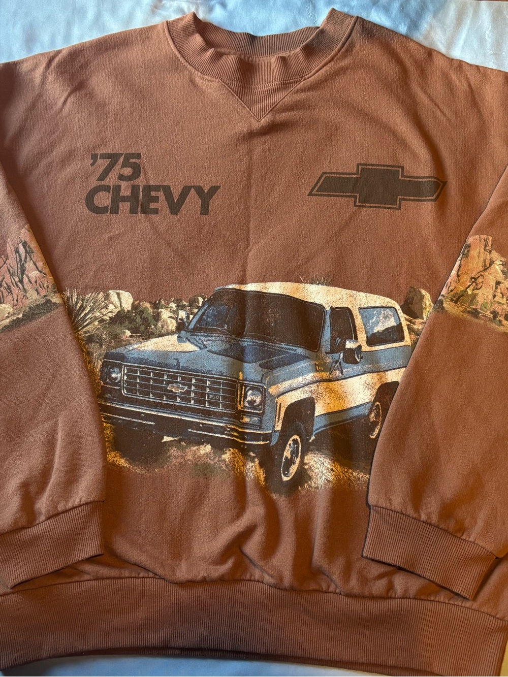 Women’s 75 Chevy Graphic Oversized Sweatshirt - Brown